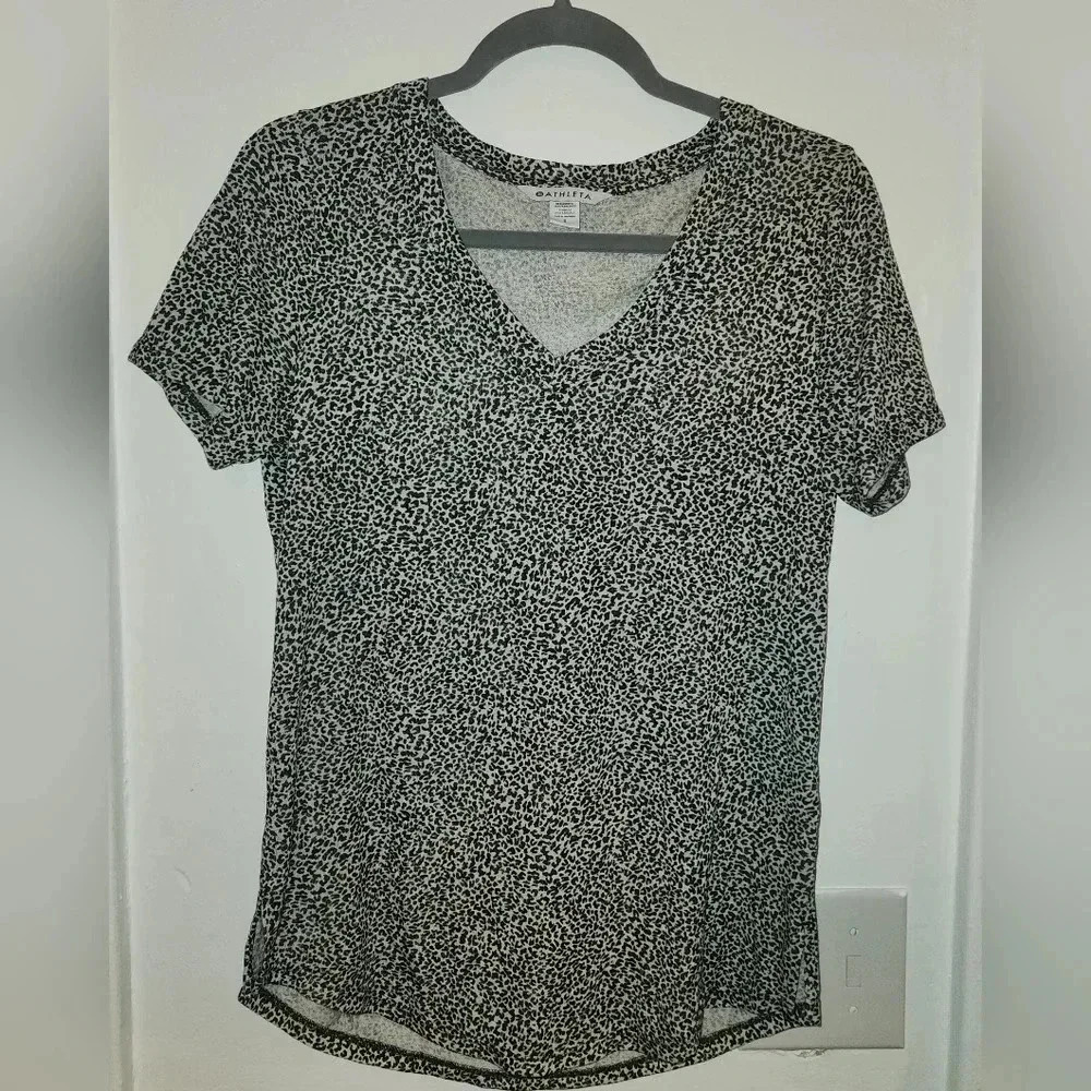 Athleta‎ Small Animal Print Breezy Scoop V-Neck Active Tee